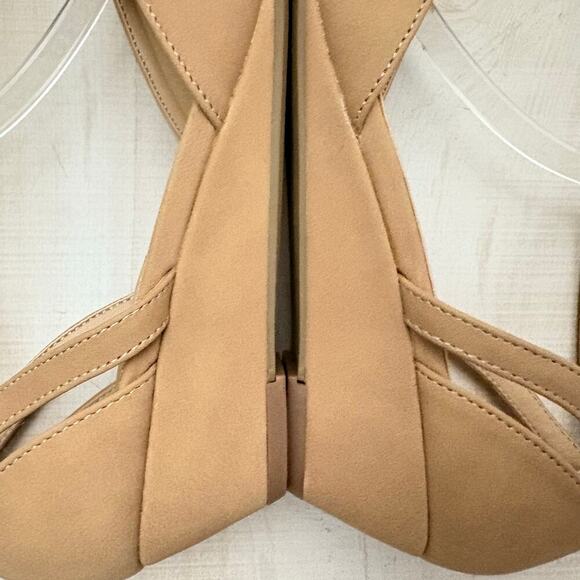 City Classified Nude Ankle Strap Closed Toe Block Heel Pumps Women’s Size 8.5 - Picture 10 of 11